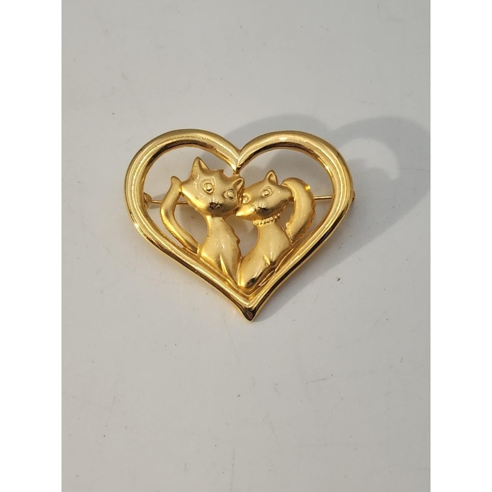 Vintage Danecraft gold tone couple CATs in heart‎ brooch pin